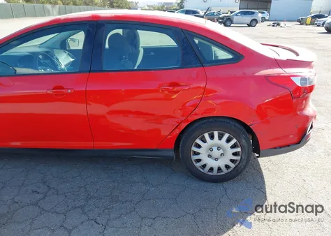 2013 Ford Focus Se z USA, uszkodzony, nr VIN 1FADP3F2XDL196045